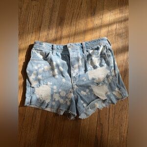 Hollister size 28 acid wash shorts